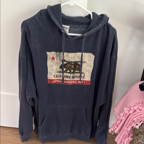 California Sweatshirt - Picture 1 of 1